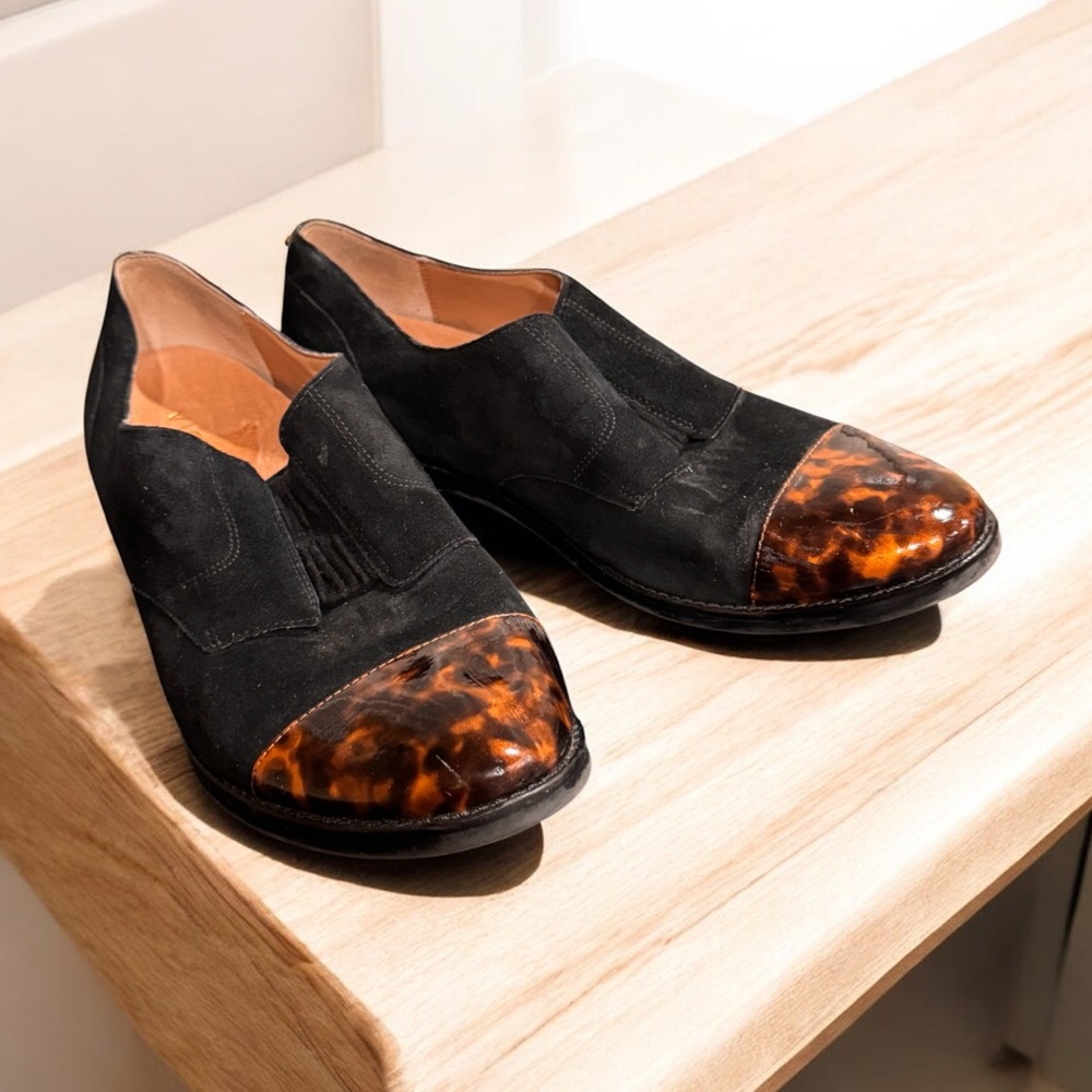 Vionic Black suede and Brown tortoise cap Women's Loafers size 8.5
